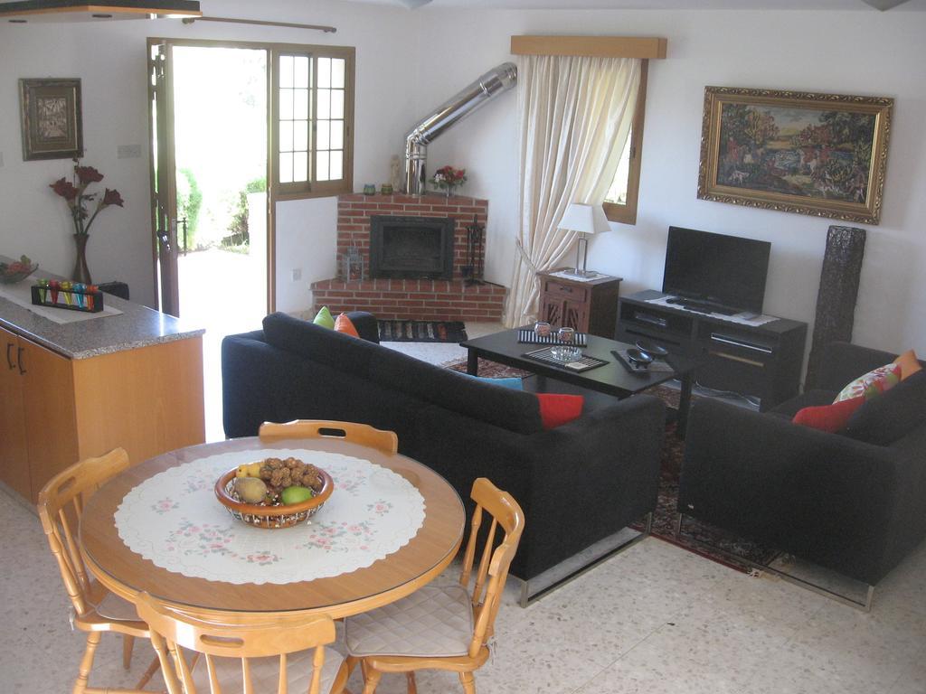 Zena Holiday Villa بيسوري الغرفة الصورة