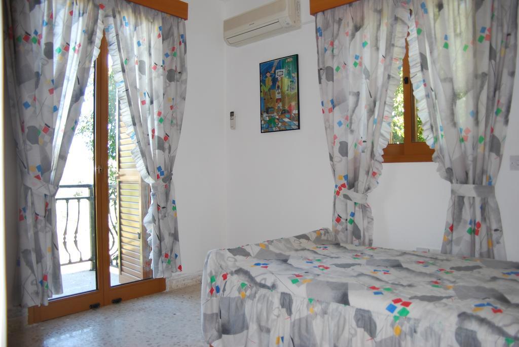Zena Holiday Villa بيسوري الغرفة الصورة